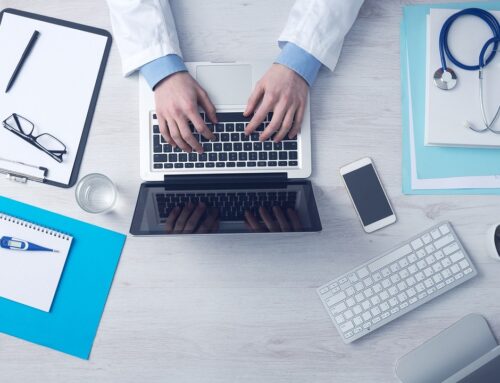 Wenn Software plötzlich über Gesundheit entscheidet: Wie Digitalisierung die Pharmaindustrie verändert